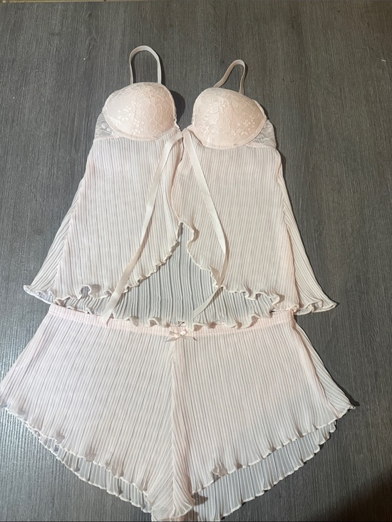 Marilyn Monroe Other - Marilyn Monroe Pale Pink Lace-Trim Pleated Cami & Short Sleep Set